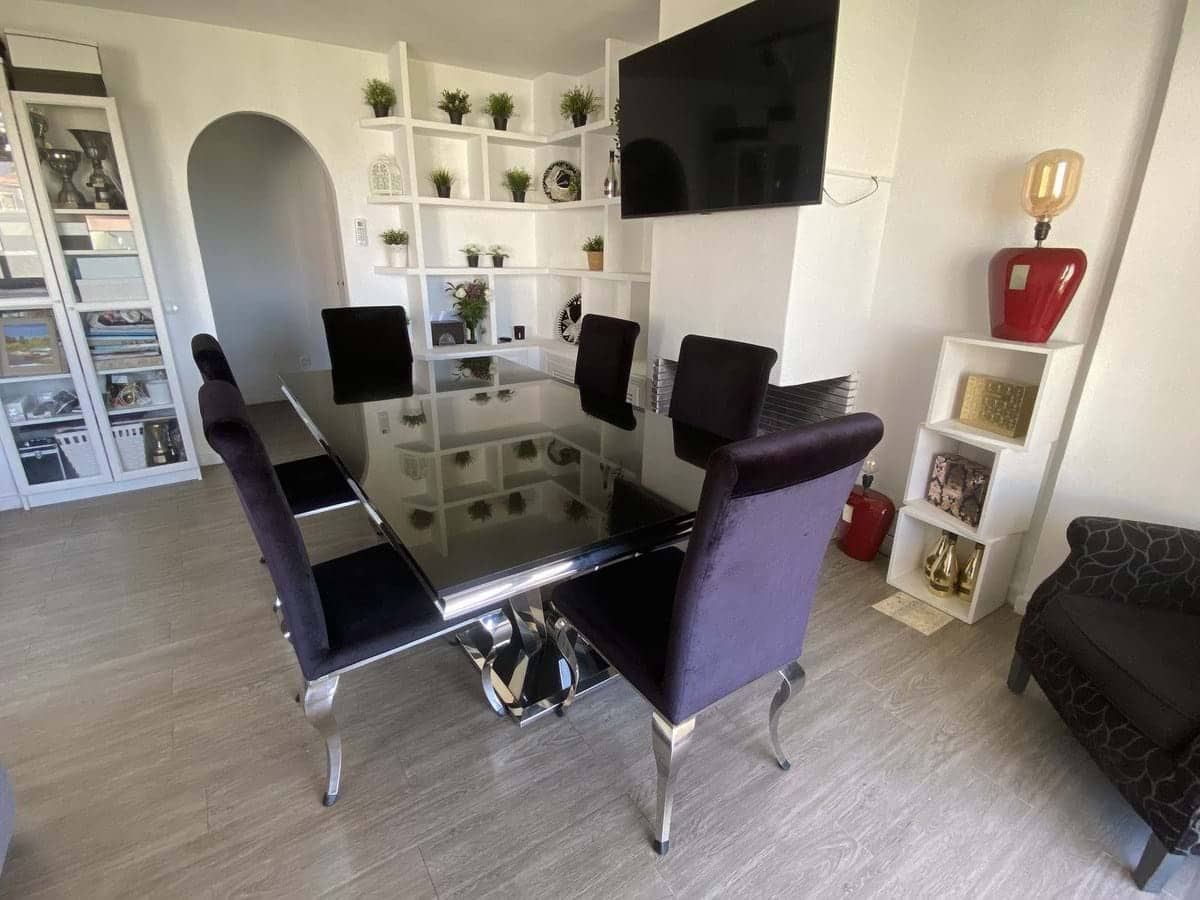 2 bedroom Apartment for sale in Estepona with pool garage - € 320,000 (Ref: 9254250)