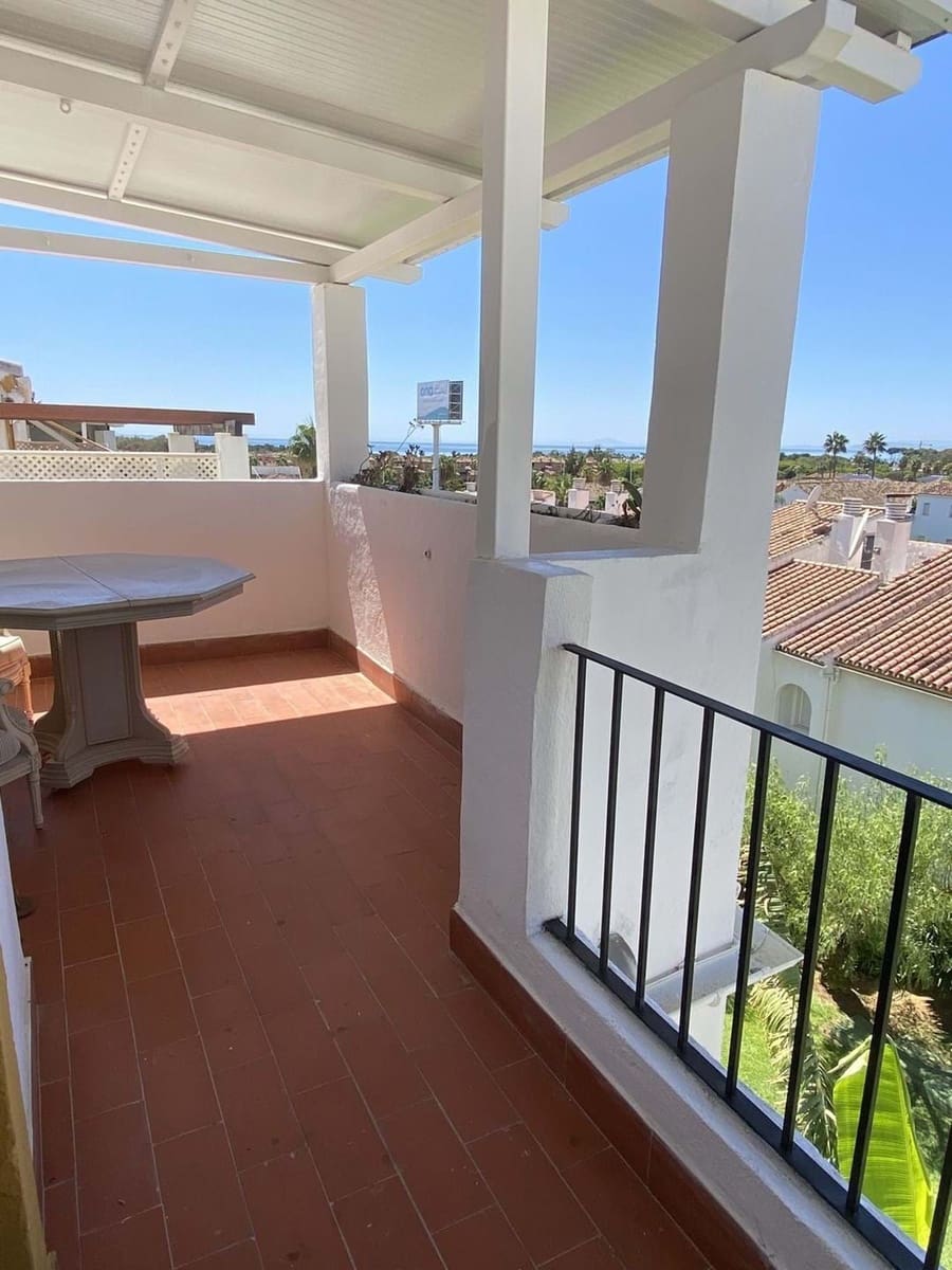 2 bedroom Apartment for sale in Estepona with pool garage - € 320,000 (Ref: 9254250)