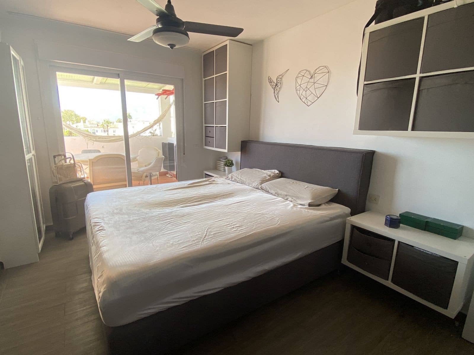 2 bedroom Apartment for sale in Estepona with pool garage - € 320,000 (Ref: 9254250)