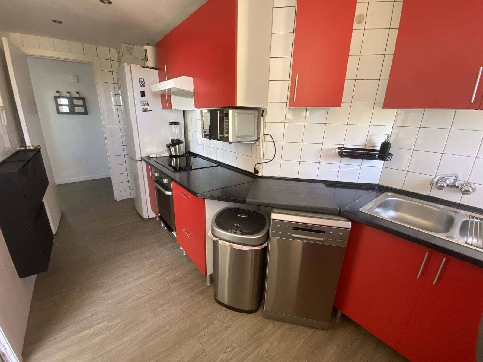 2 bedroom Apartment for sale in Estepona with pool garage - € 320,000 (Ref: 9254250)