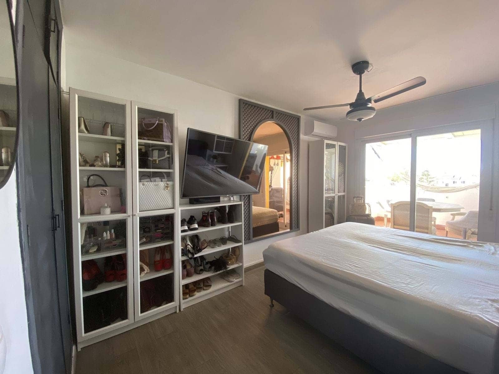 2 bedroom Apartment for sale in Estepona with pool garage - € 320,000 (Ref: 9254250)