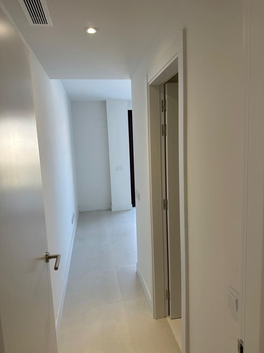 2 bedroom Apartment for sale in Benalmadena with pool garage - € 559,000 (Ref: 9254554)