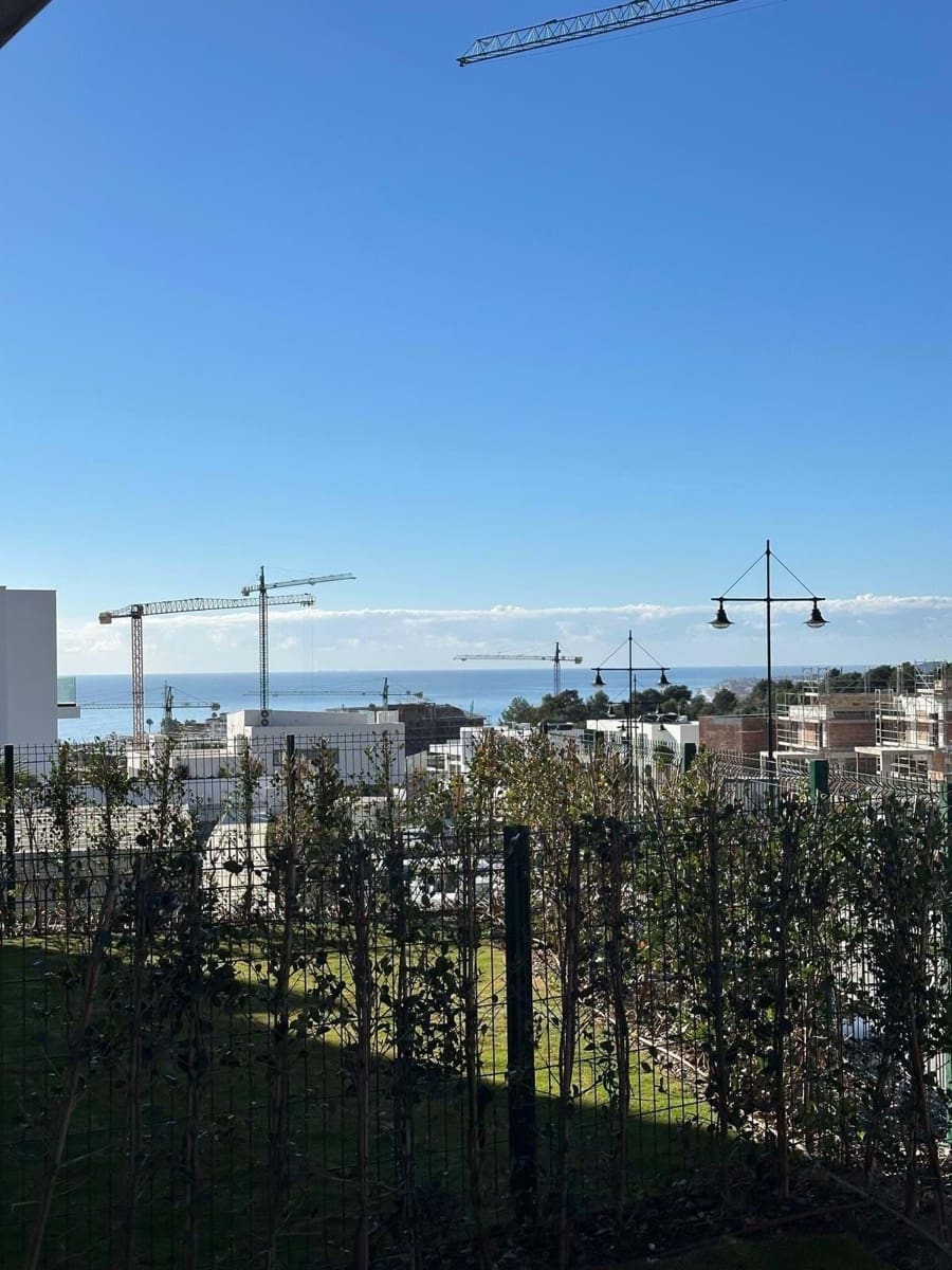 2 bedroom Apartment for sale in Benalmadena with pool garage - € 559,000 (Ref: 9254554)