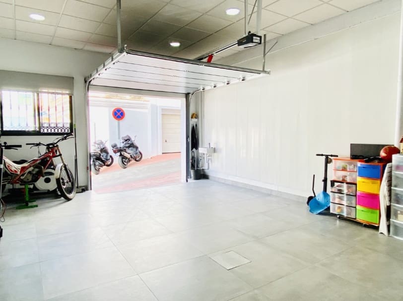 Apartment for sale in Marbella with garage - € 620,000 (Ref: 9256644)