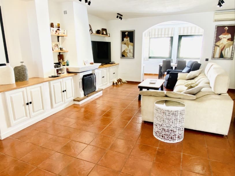 Apartment for sale in Marbella with garage - € 620,000 (Ref: 9256644)