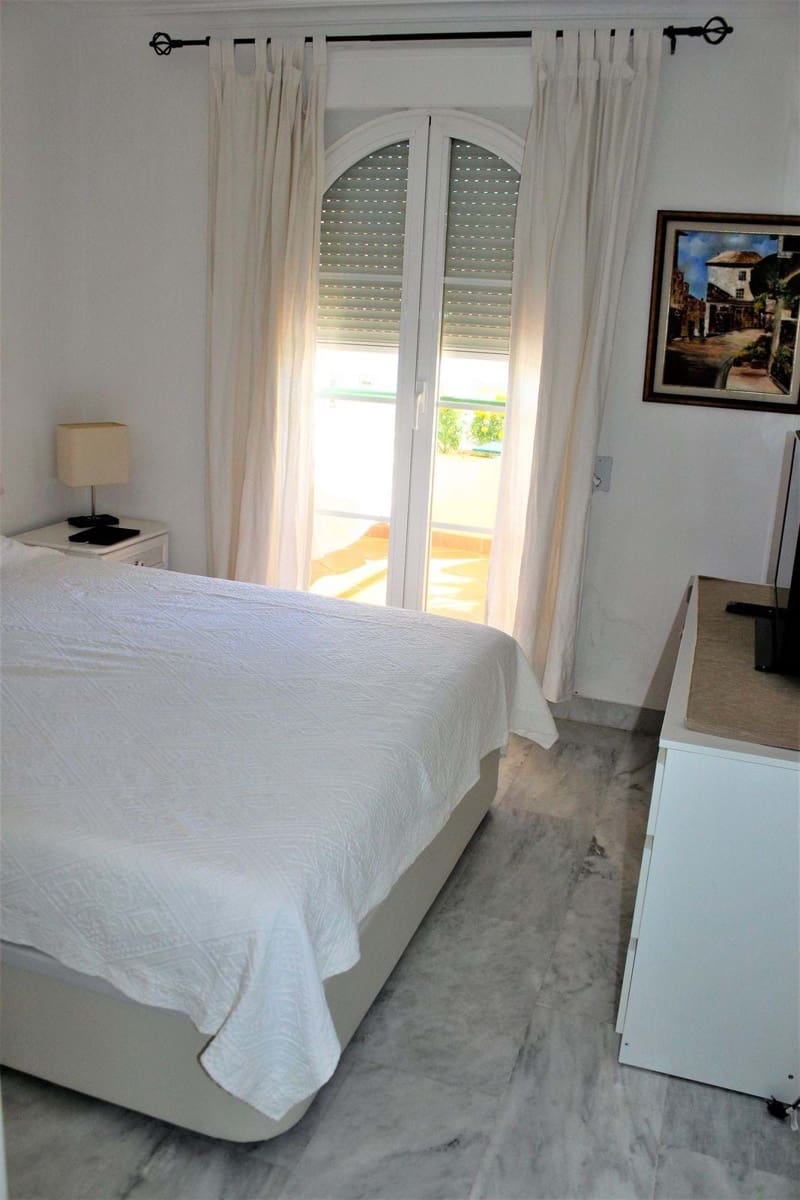 2 bedroom Apartment for sale in Marbella with pool garage - € 490,000 (Ref: 9267581)