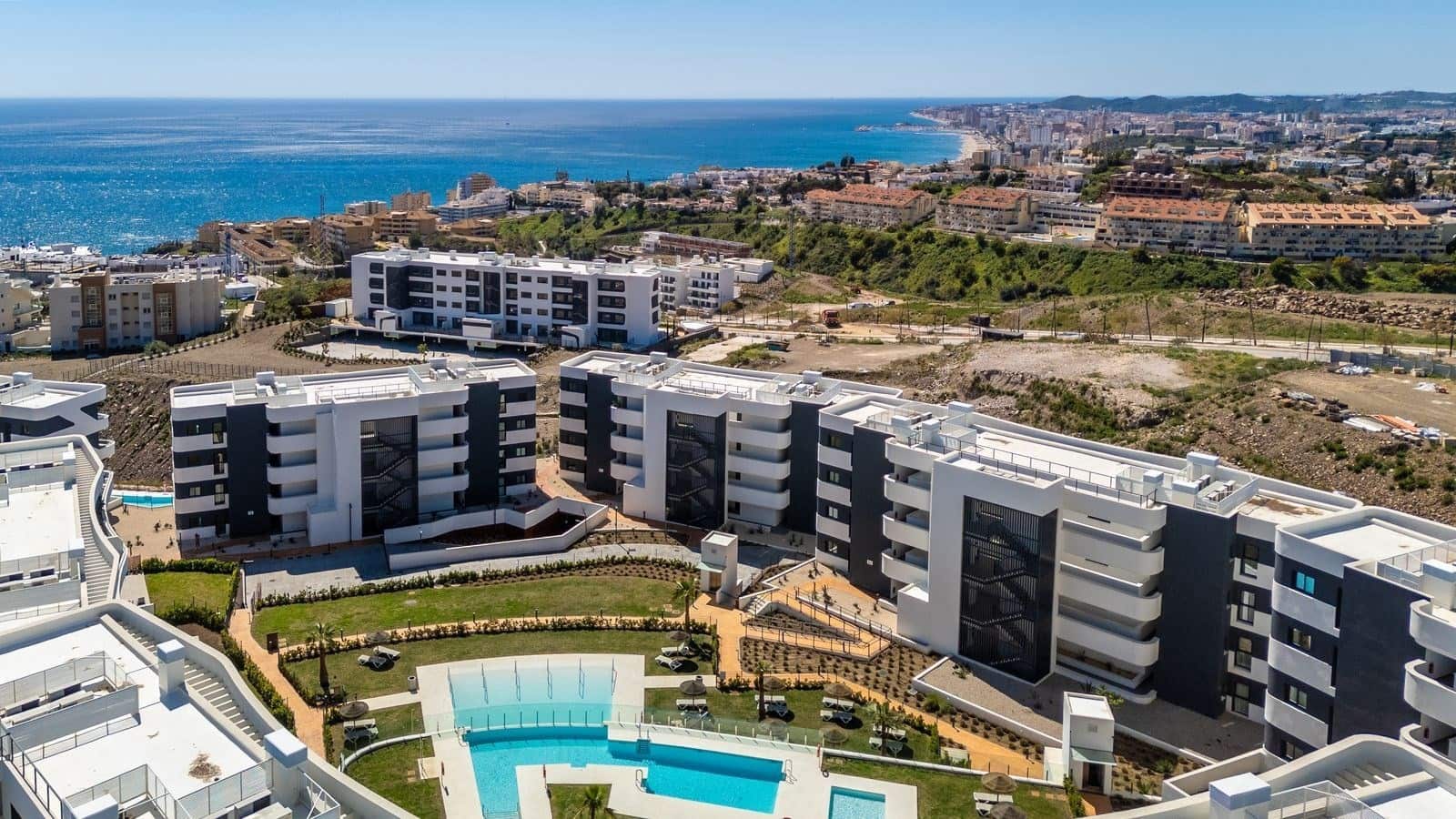 Apartamento de 2 habitaciones en Fuengirola en venta con piscina garaje - 470.000 € (Ref: 9267697)