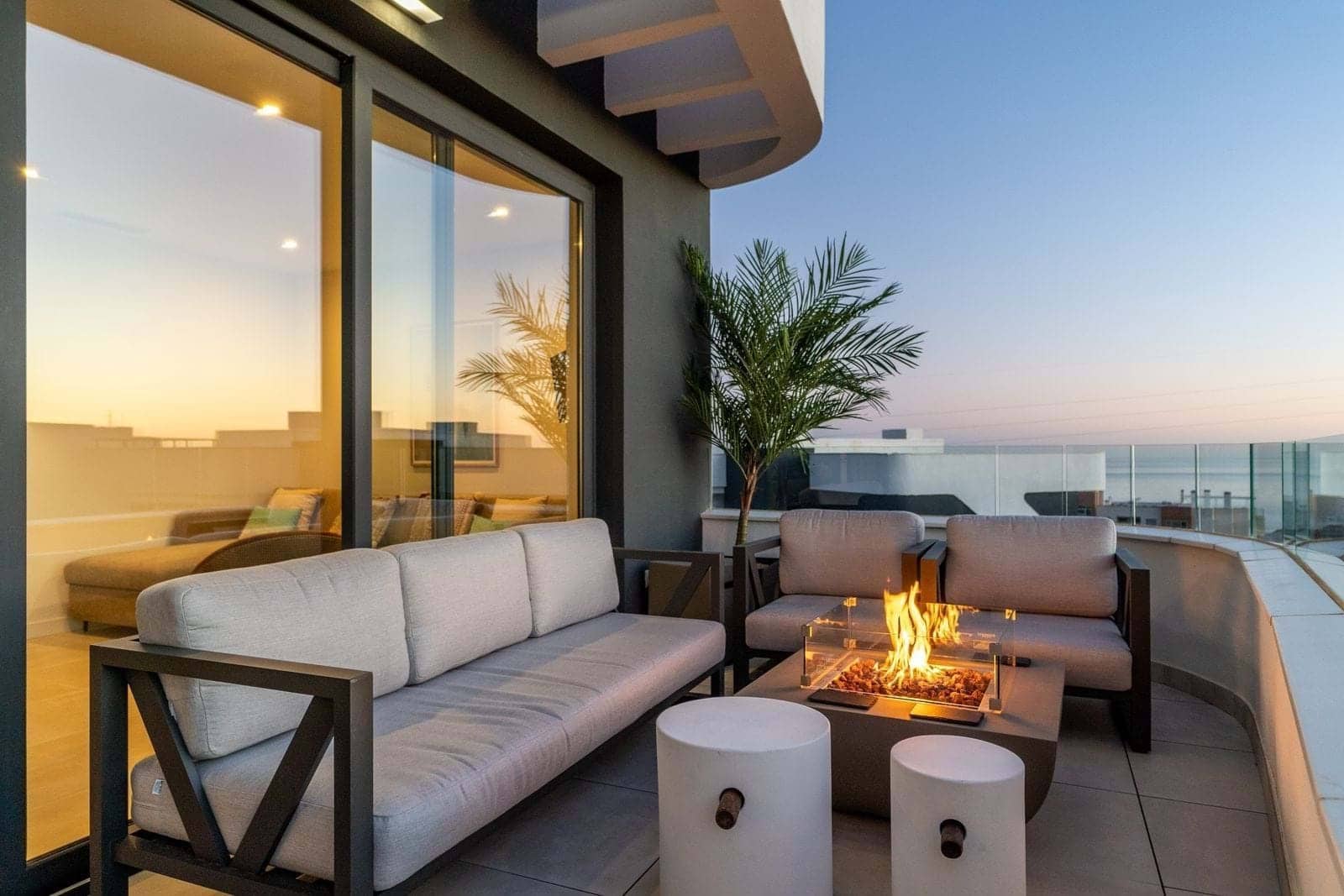 4 bedroom Apartment for sale in Fuengirola with pool garage - € 945,000 (Ref: 9267698)