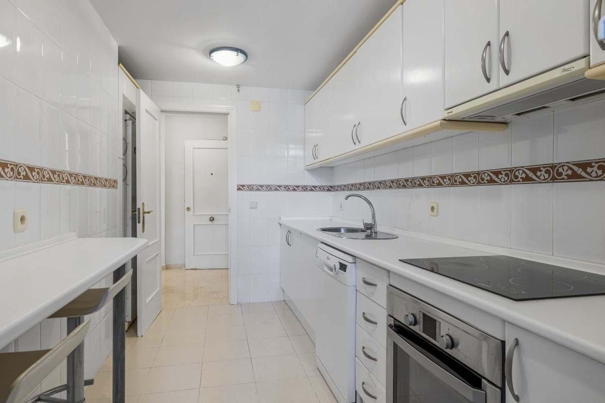 2 bedroom Apartment for sale in Benalmadena with pool garage - € 375,000 (Ref: 9267793)