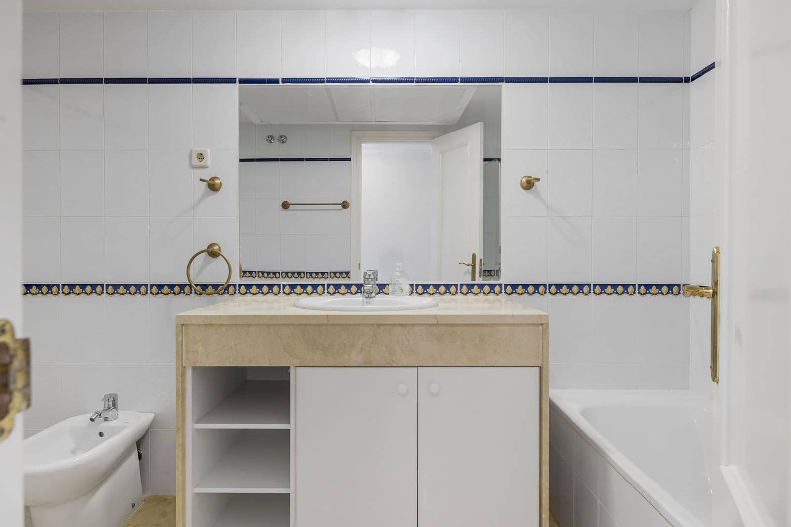 2 bedroom Apartment for sale in Benalmadena with pool garage - € 375,000 (Ref: 9267793)