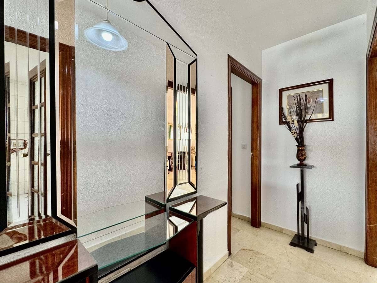 3 bedroom Apartment for sale in Fuengirola with garage - € 349,000 (Ref: 9274675)