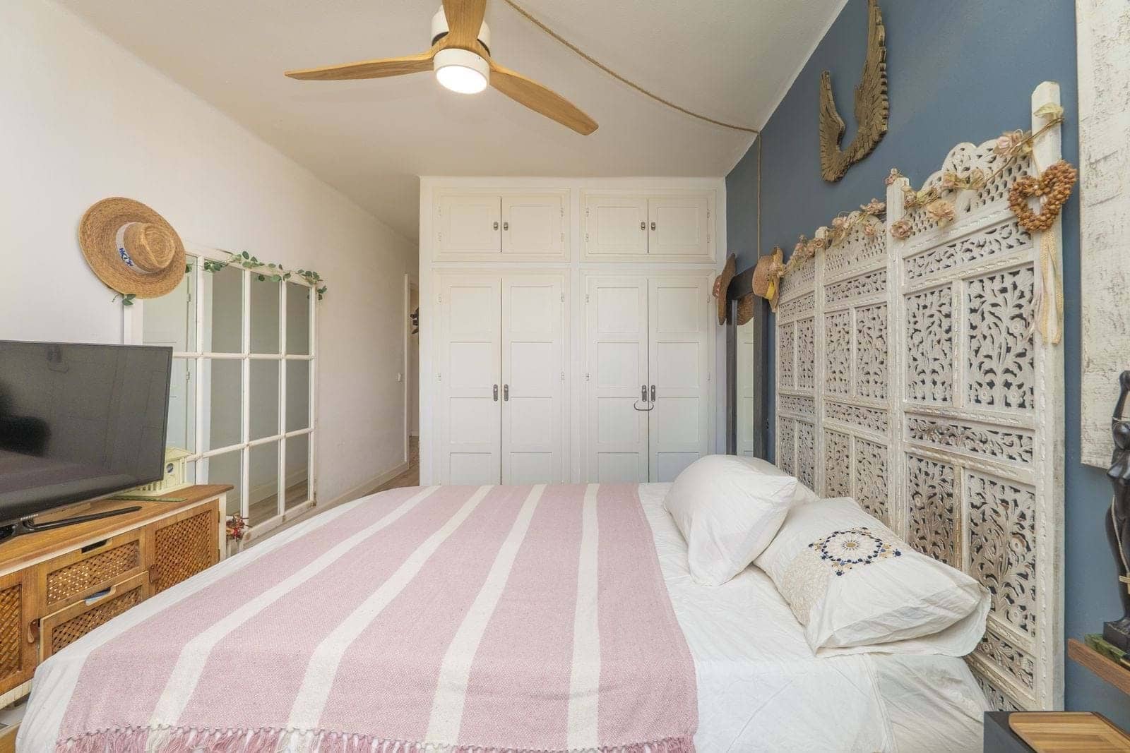 2 bedroom Apartment for sale in Marbella with pool - € 440,000 (Ref: 9274676)