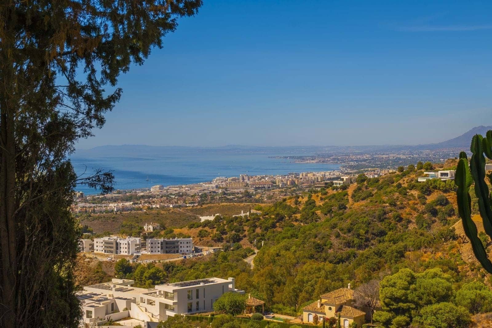 2 bedroom Apartment for sale in Marbella with pool - € 440,000 (Ref: 9274676)