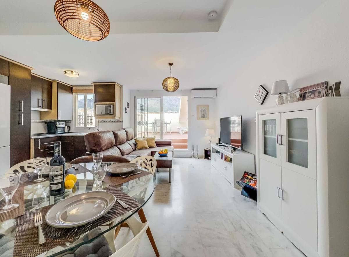 3 bedroom Apartment for sale in Fuengirola with pool garage - € 385,000 (Ref: 9275184)