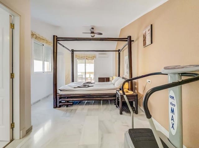 3 camera da letto Appartamento in vendita in Fuengirola con piscina garage - 385.000 € (Rif: 9275184)