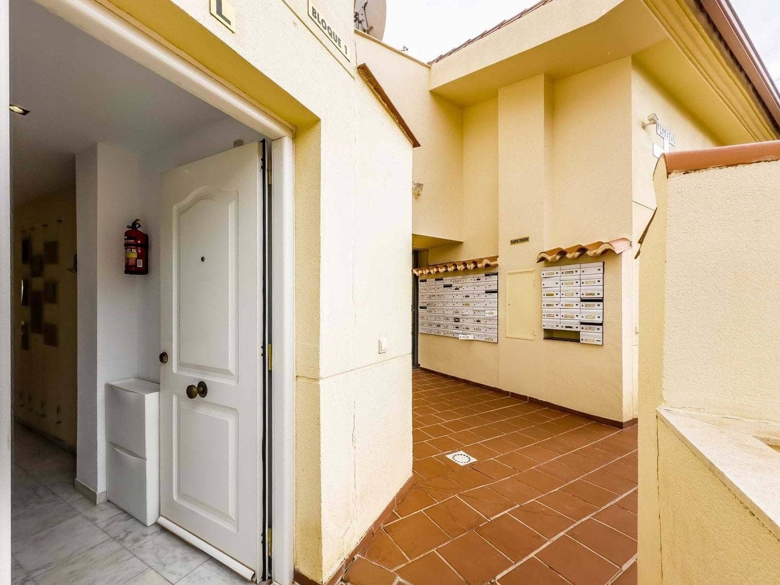 3 bedroom Apartment for sale in Fuengirola with pool garage - € 385,000 (Ref: 9275184)