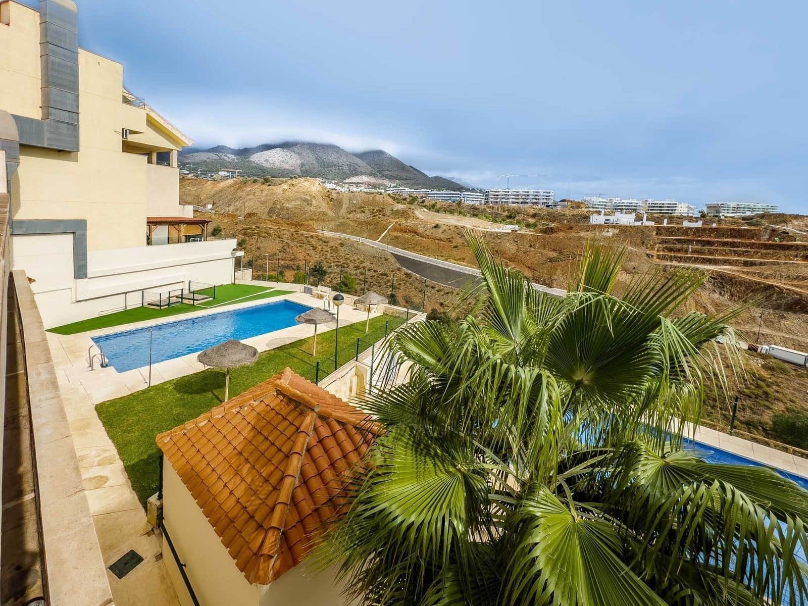 3 bedroom Apartment for sale in Fuengirola with pool garage - € 385,000 (Ref: 9275184)