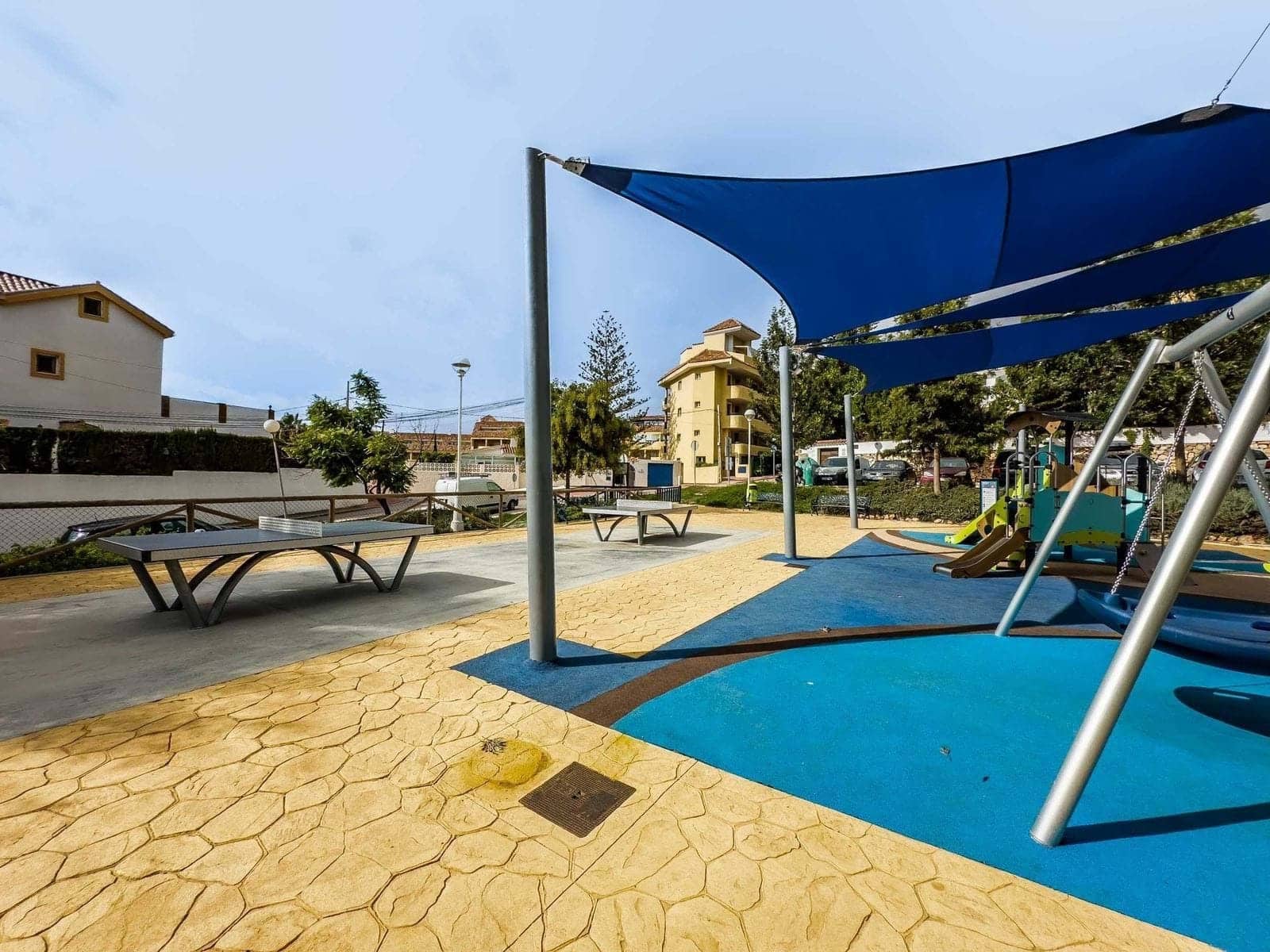3 bedroom Apartment for sale in Fuengirola with pool garage - € 385,000 (Ref: 9275184)