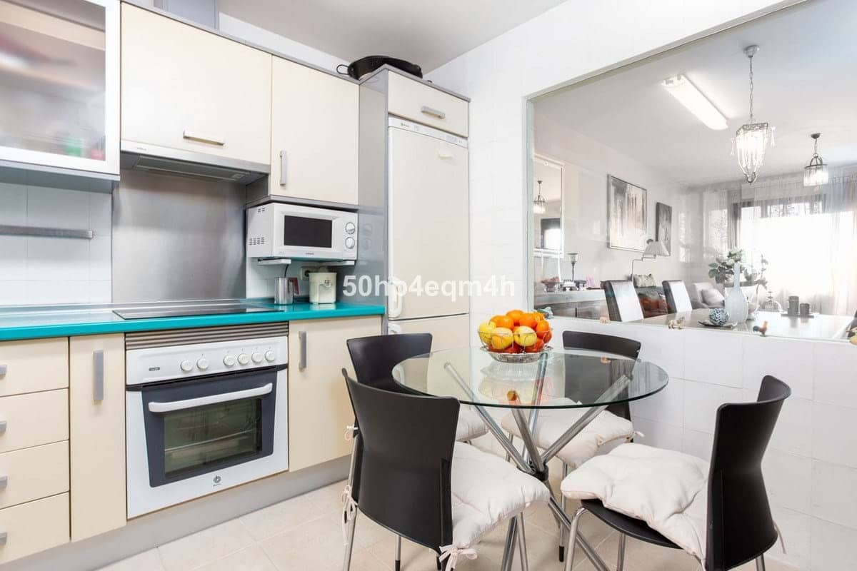 2 bedroom Apartment for sale in Marbella with pool garage - € 422,550 (Ref: 9279605)