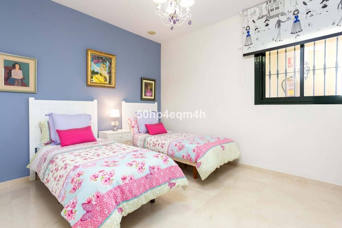 2 bedroom Apartment for sale in Marbella with pool garage - € 422,550 (Ref: 9279605)