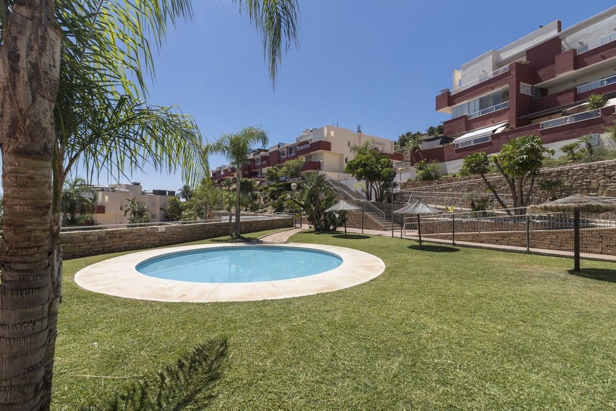 2 bedroom Apartment for sale in Benalmadena with pool garage - € 339,000 (Ref: 9279607)