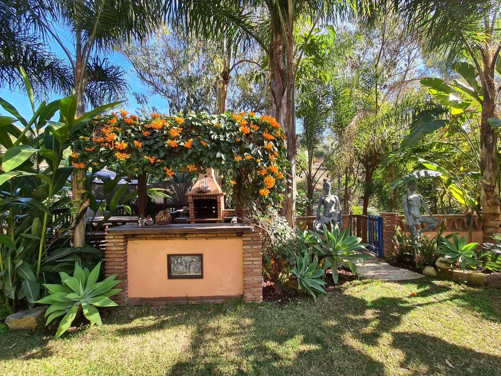 4 bedroom Villa for sale in Mijas with pool garage - € 870,000 (Ref: 9279608)