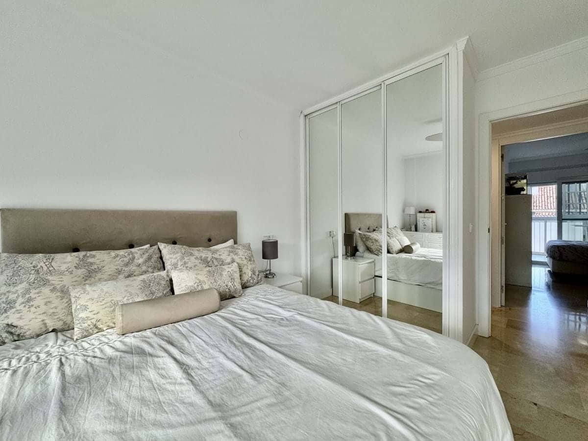 Apartamento de 3 habitaciones en Fuengirola en venta con piscina - 495.000 € (Ref: 9287364)