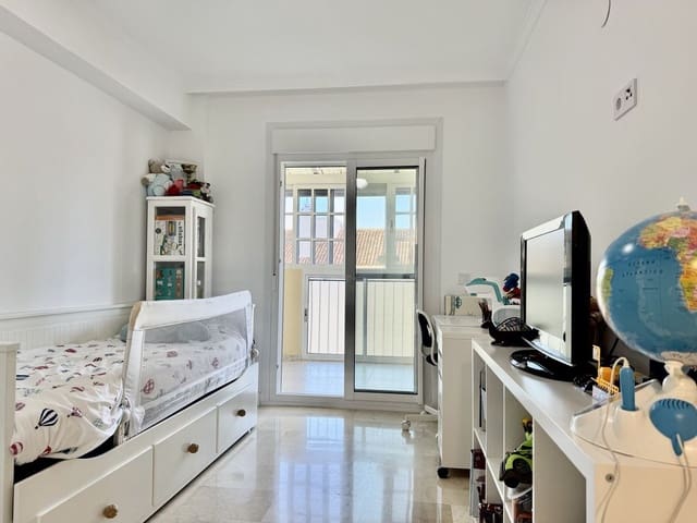 Apartamento de 3 habitaciones en Fuengirola en venta con piscina - 495.000 € (Ref: 9287364)