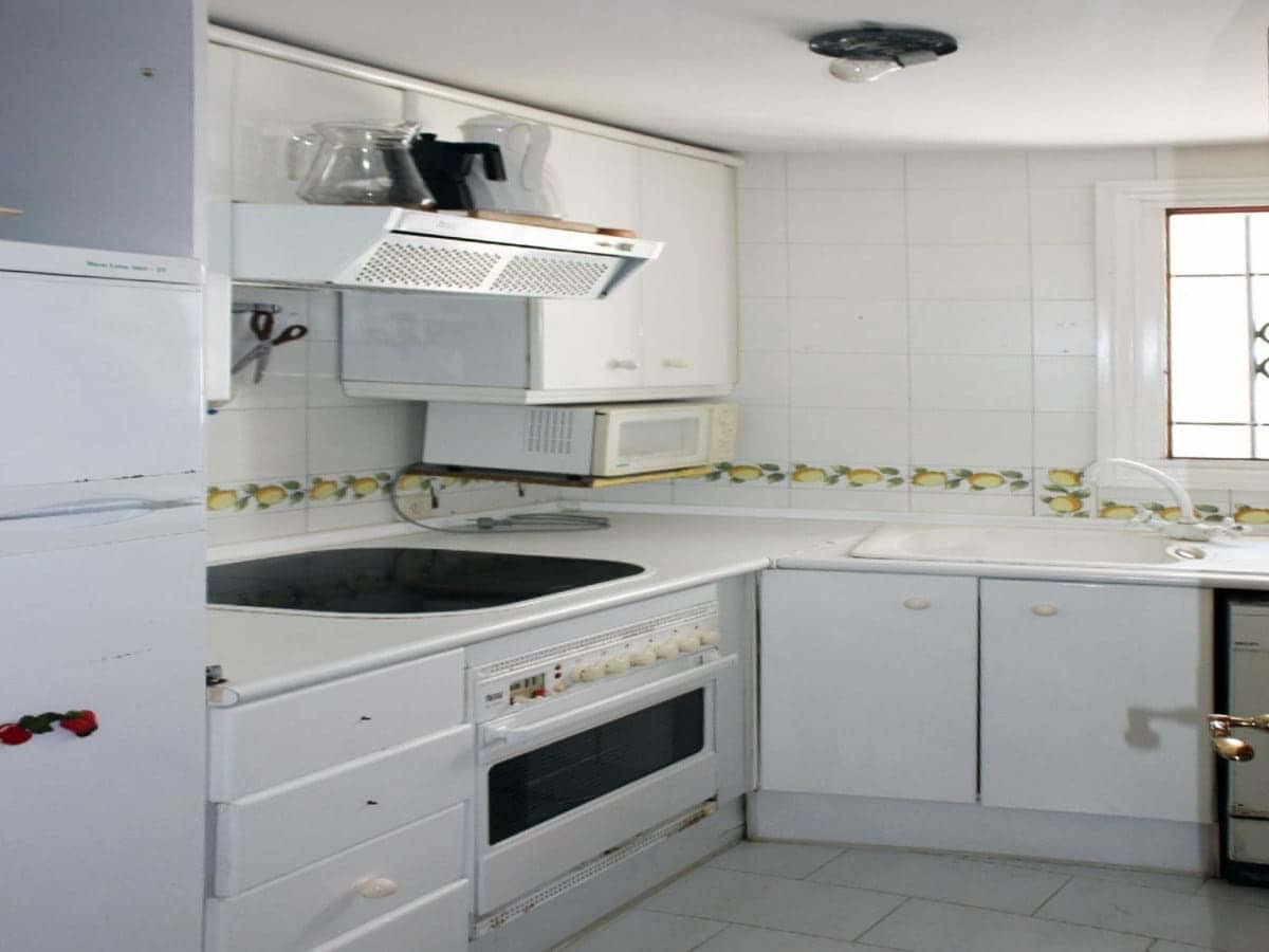 3 bedroom Townhouse for sale in Marbella with pool - € 650,000 (Ref: 9287424)