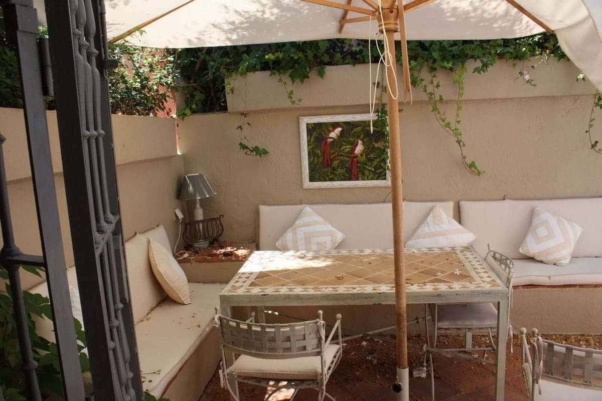 3 bedroom Townhouse for sale in Marbella with pool - € 650,000 (Ref: 9287424)