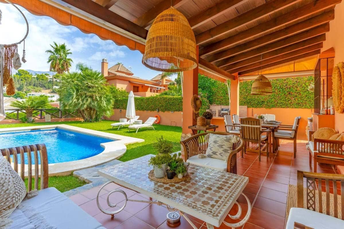 4 bedroom Villa for sale in Mijas with pool garage - € 1,399,000 (Ref: 9287426)