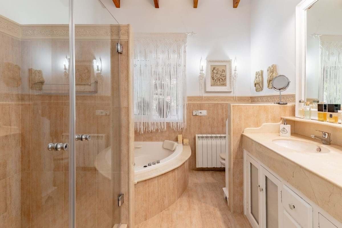 4 bedroom Villa for sale in Mijas with pool garage - € 1,399,000 (Ref: 9287426)