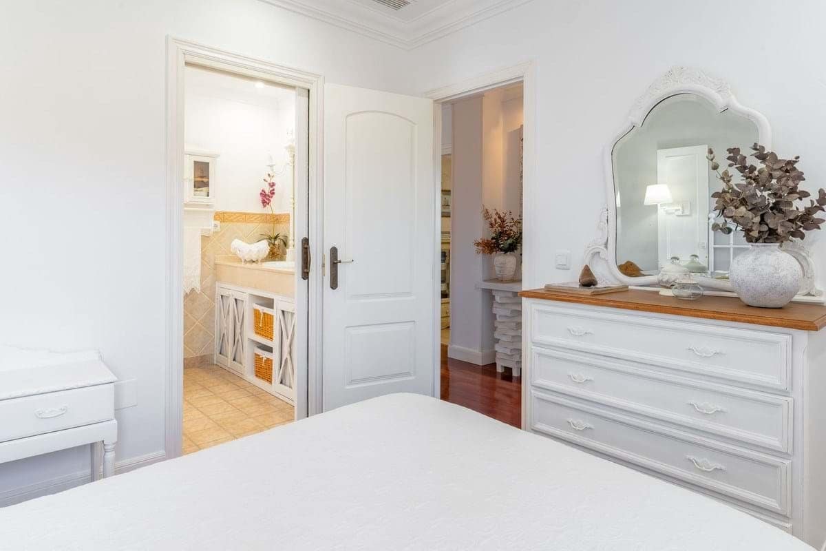 4 bedroom Villa for sale in Mijas with pool garage - € 1,399,000 (Ref: 9287426)