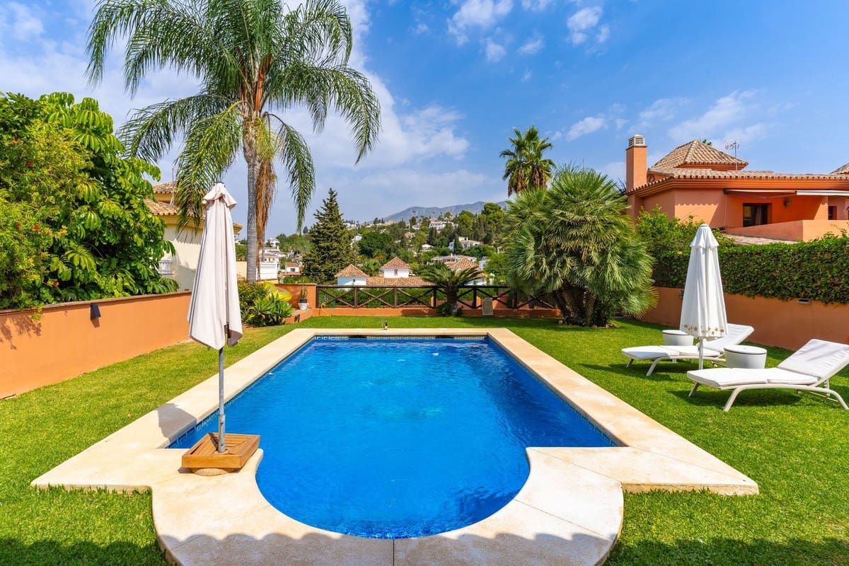 4 bedroom Villa for sale in Mijas with pool garage - € 1,399,000 (Ref: 9287426)