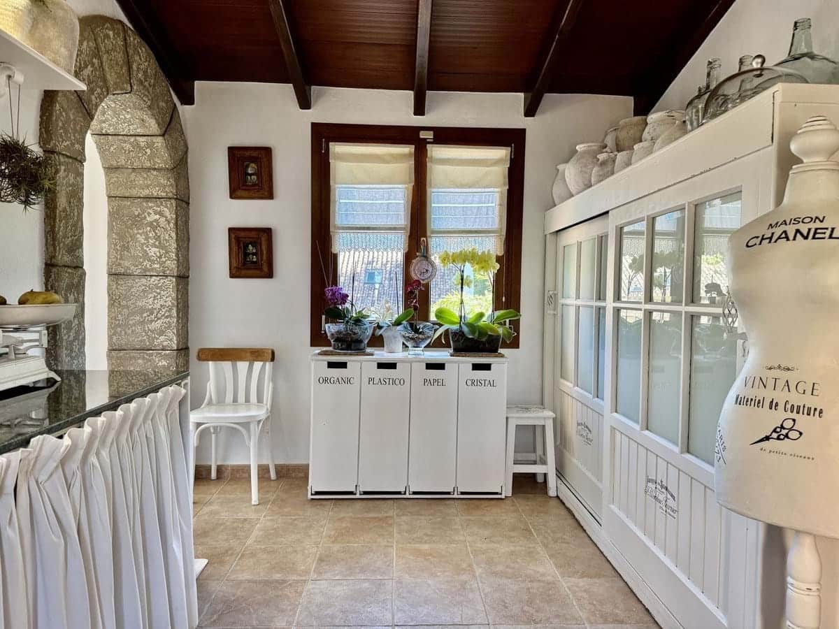 4 bedroom Villa for sale in Mijas with pool garage - € 1,399,000 (Ref: 9287426)