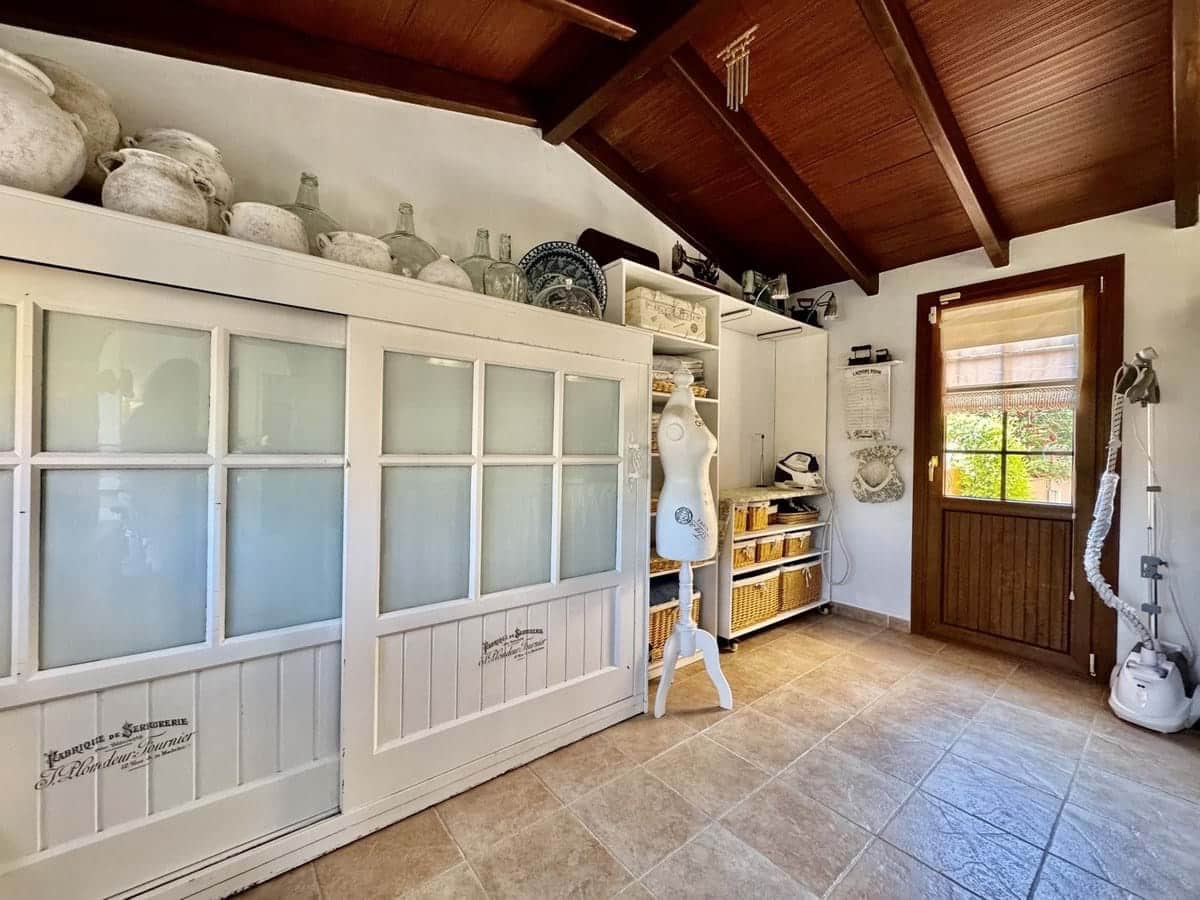 4 bedroom Villa for sale in Mijas with pool garage - € 1,399,000 (Ref: 9287426)