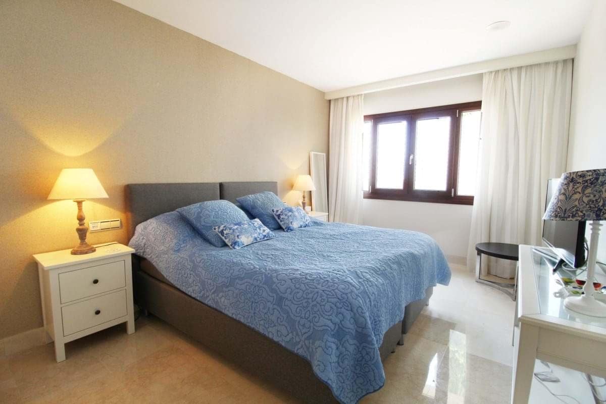 5 makuuhuone Huvila myytävänä paikassa Marbella mukana uima-altaan 
autotalli - 1 795 000 € (Ref: 9287483)