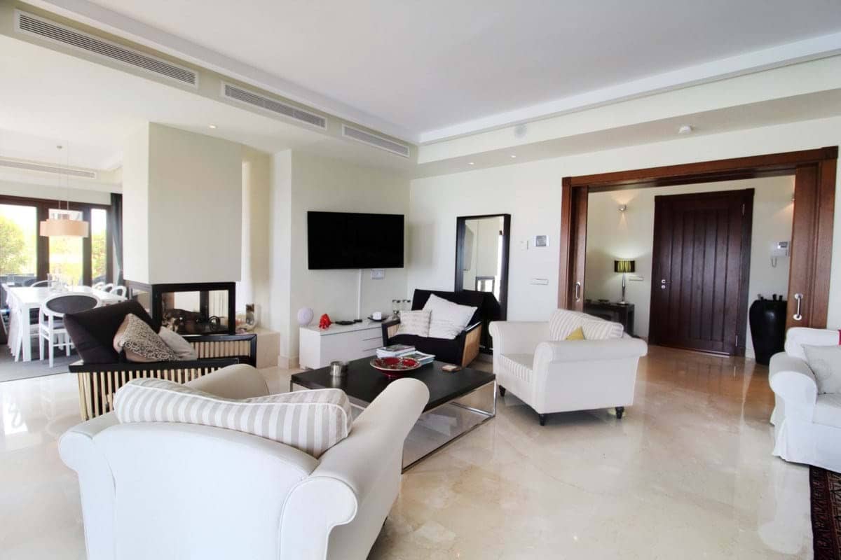 5 makuuhuone Huvila myytävänä paikassa Marbella mukana uima-altaan 
autotalli - 1 795 000 € (Ref: 9287483)