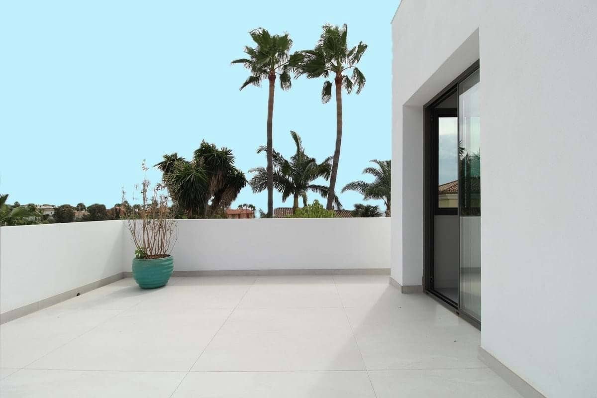 4 bedroom Apartment for sale in Mijas with pool garage - € 1,695,000 (Ref: 9287484)