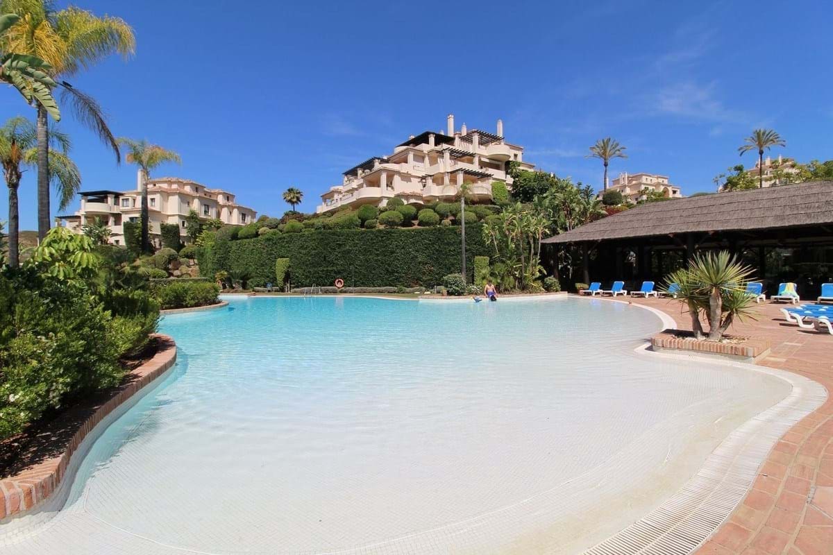 3 soverom Leilighet til salgs i Benahavis med svømmebasseng garasje - € 880 000 (Ref: 9287487)