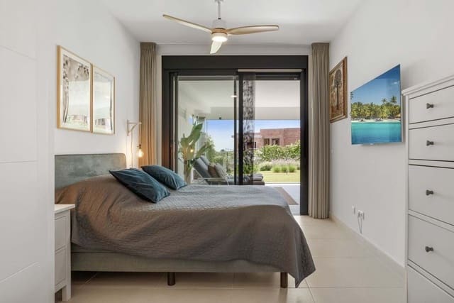 Apartamento de 2 habitaciones en Estepona Golf, Estepona en venta con piscina garaje - 495.000 € (Ref: 9297151)