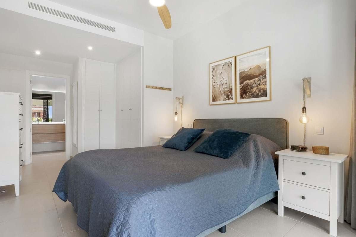 Apartamento de 2 habitaciones en Estepona en venta con piscina garaje - 495.000 € (Ref: 9297151)