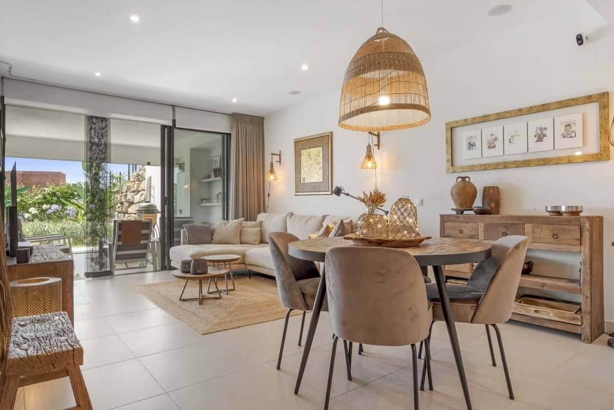 Apartamento de 2 habitaciones en Estepona en venta con piscina garaje - 495.000 € (Ref: 9297151)