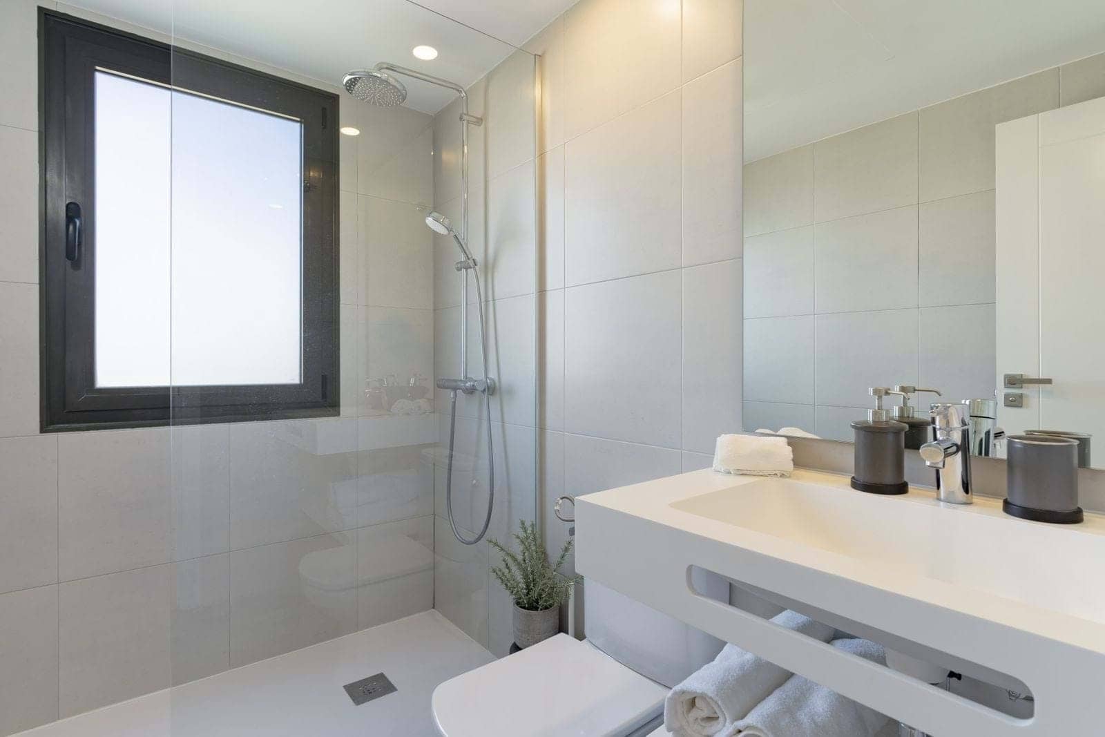 2 bedroom Apartment for sale in New Golden Mile with pool garage - € 485,000 (Ref: 9297880)