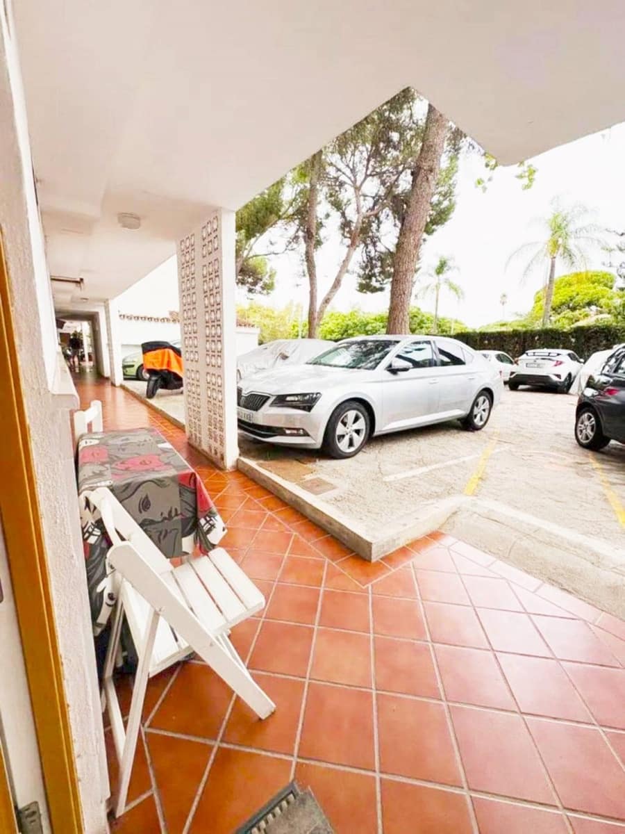 Apartamento de 2 habitaciones en Marbella en venta con piscina - 395.000 € (Ref: 9298801)