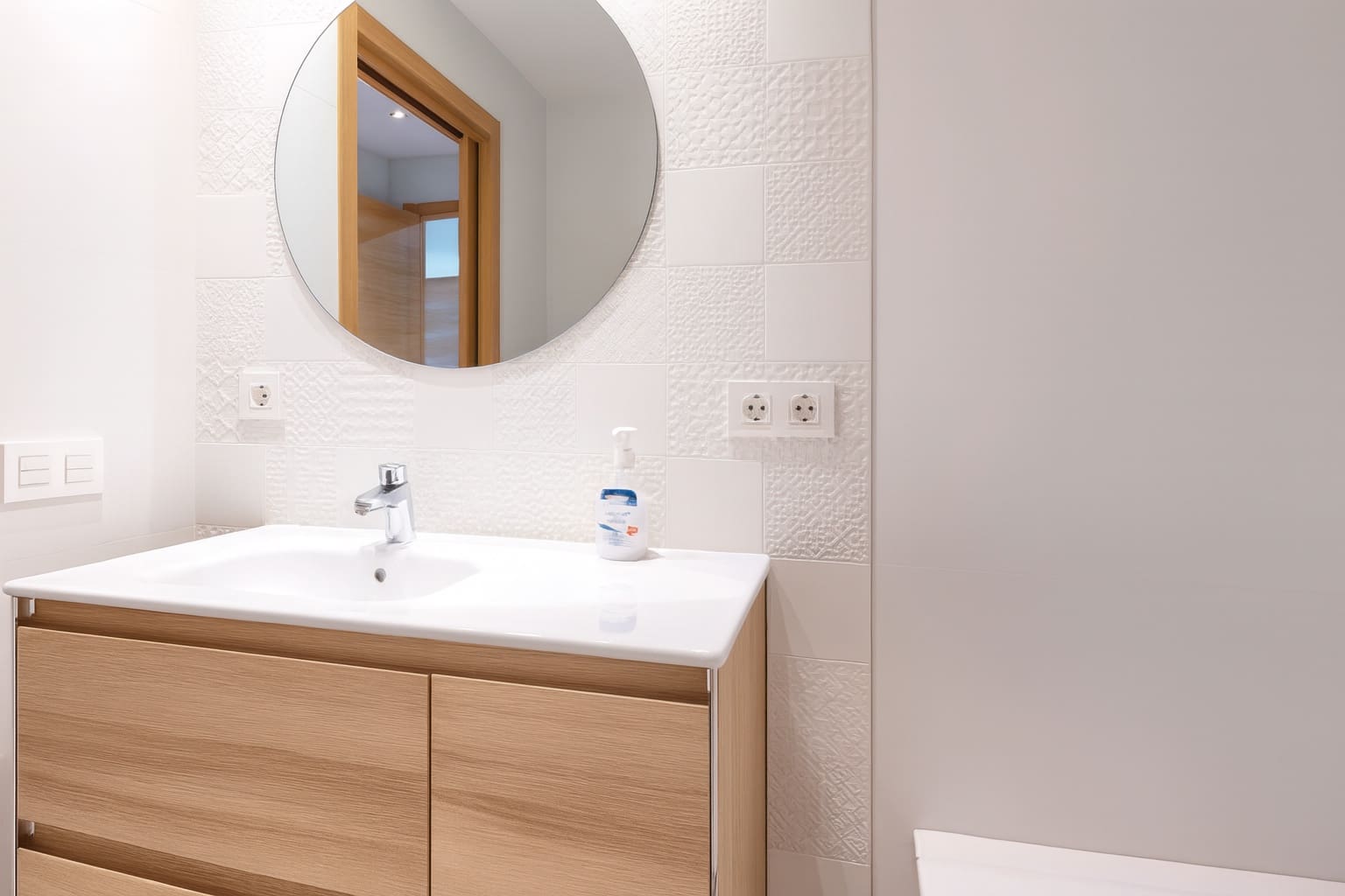 Apartamento de 2 habitaciones en Marbella en venta con piscina - 395.000 € (Ref: 9298801)