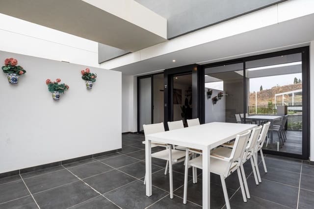 Apartamento de 2 habitaciones en Mijas en venta con piscina garaje - 409.000 € (Ref: 9301370)