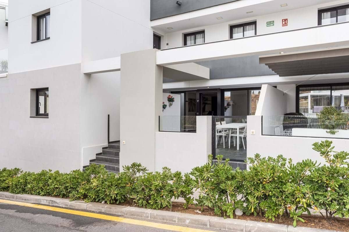 Apartamento de 2 habitaciones en Mijas en venta con piscina garaje - 409.000 € (Ref: 9301370)