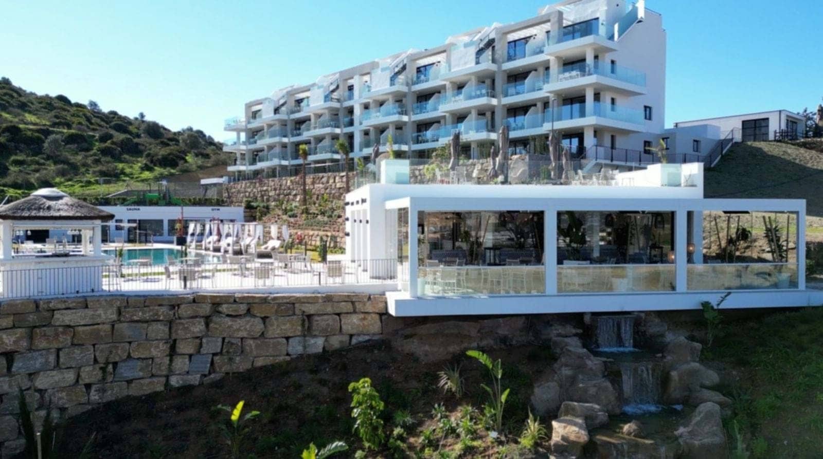 Apartamento de 2 habitaciones en Mijas en venta con piscina garaje - 409.000 € (Ref: 9301370)
