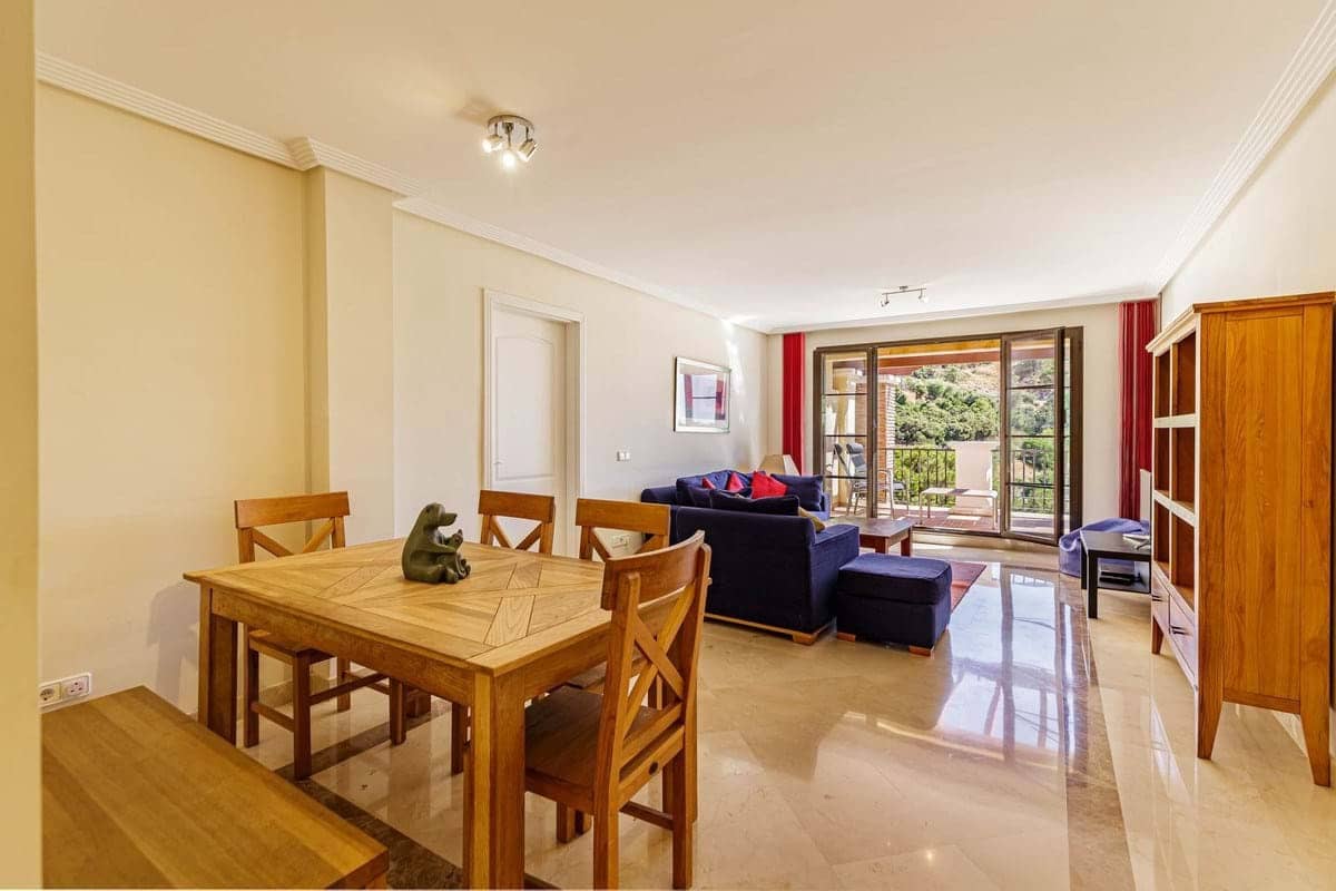 Apartamento de 2 habitaciones en Marbella en venta con piscina garaje - 475.000 € (Ref: 9301513)